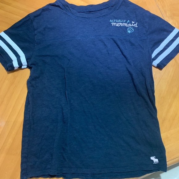Abercrombie kids Actually a mermaid tee - Picture 2 of 4